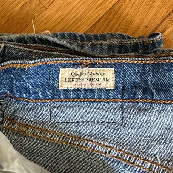 Levi's Women's Ribcage Straight Ankle Jeans (NWOT) - Picture 4 of 6